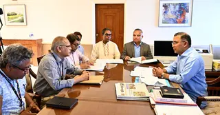 স্বাস্থসেবা জনগণের দ্বারপ্রান্তে পৌঁছে দিতে অ্যাম্বুলেন্স সেবা নিশ্চিত করবে সরকার